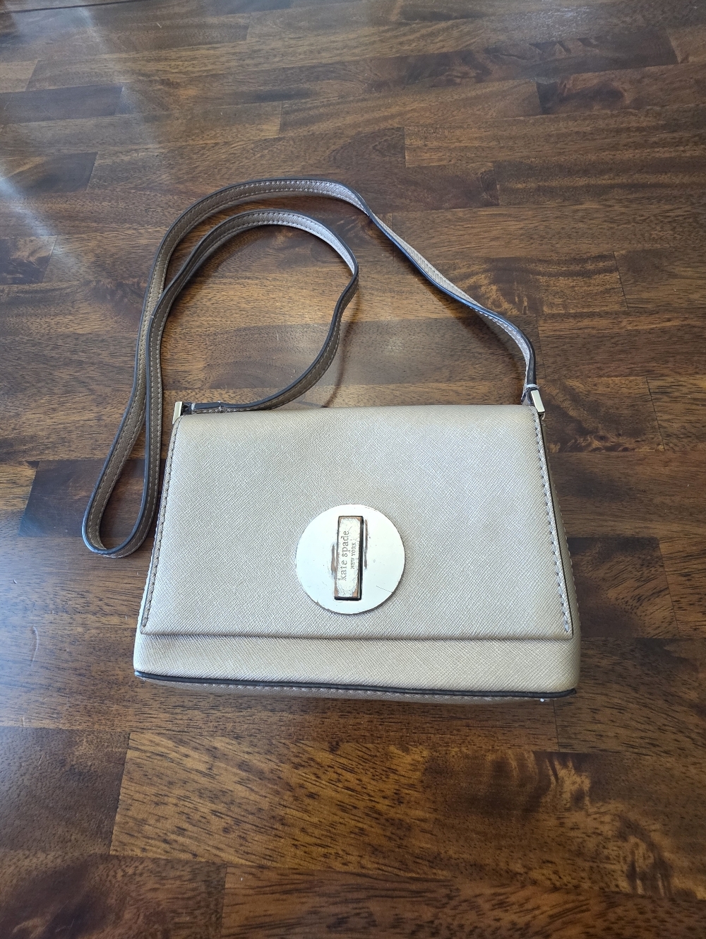 kate spade gold-tone crossbody bag with metallic champagne‎ finish